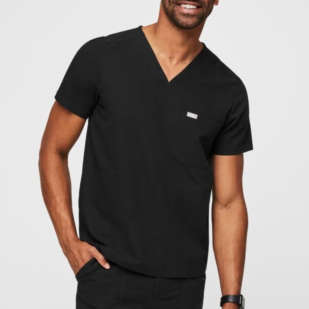 FIGS Mens Chisec Three-Pocket Scrub Top Black (Small)